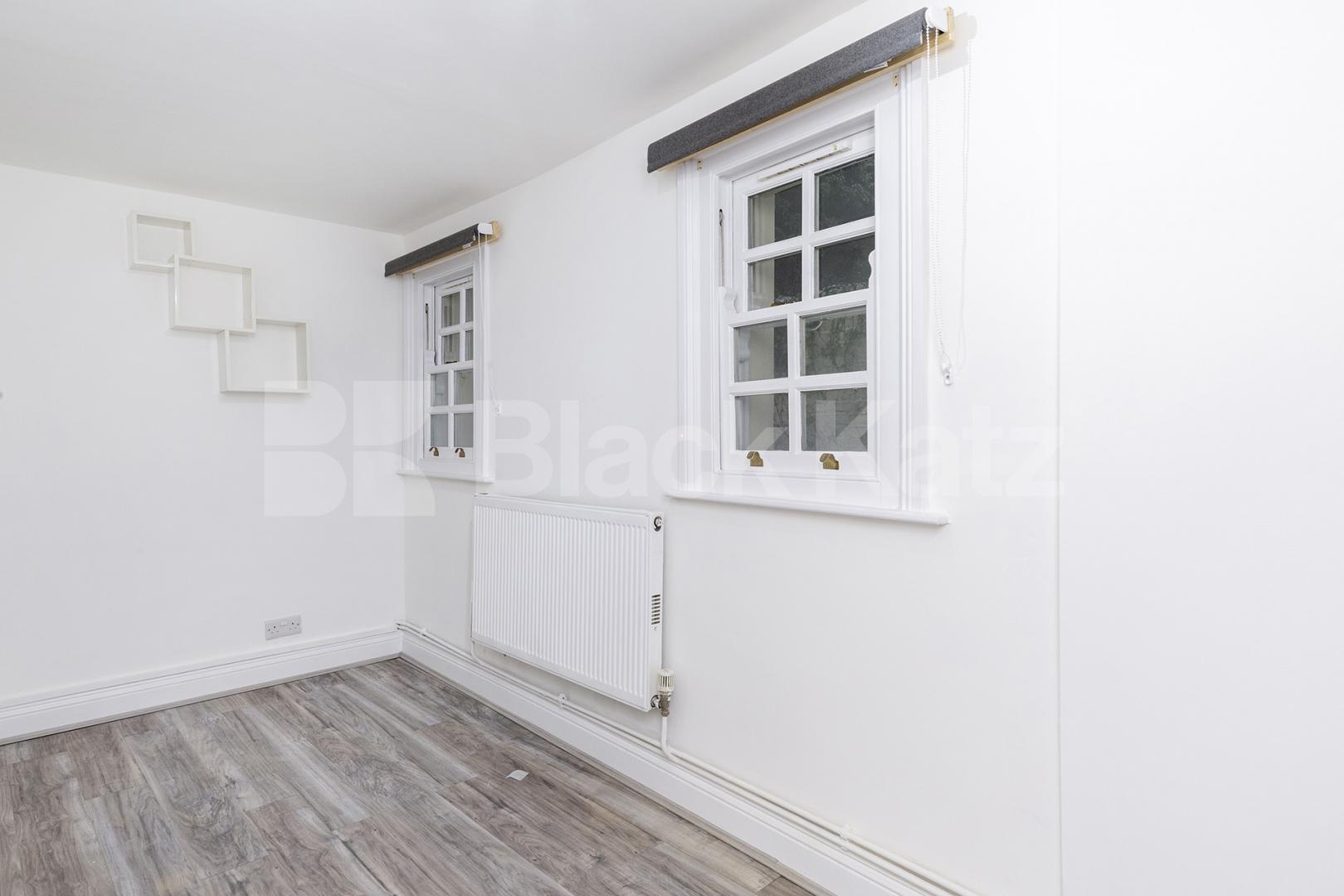 Newly painted two double bedroom flat with study near Regents Park and to tube! Cosway Street, Marylebone
